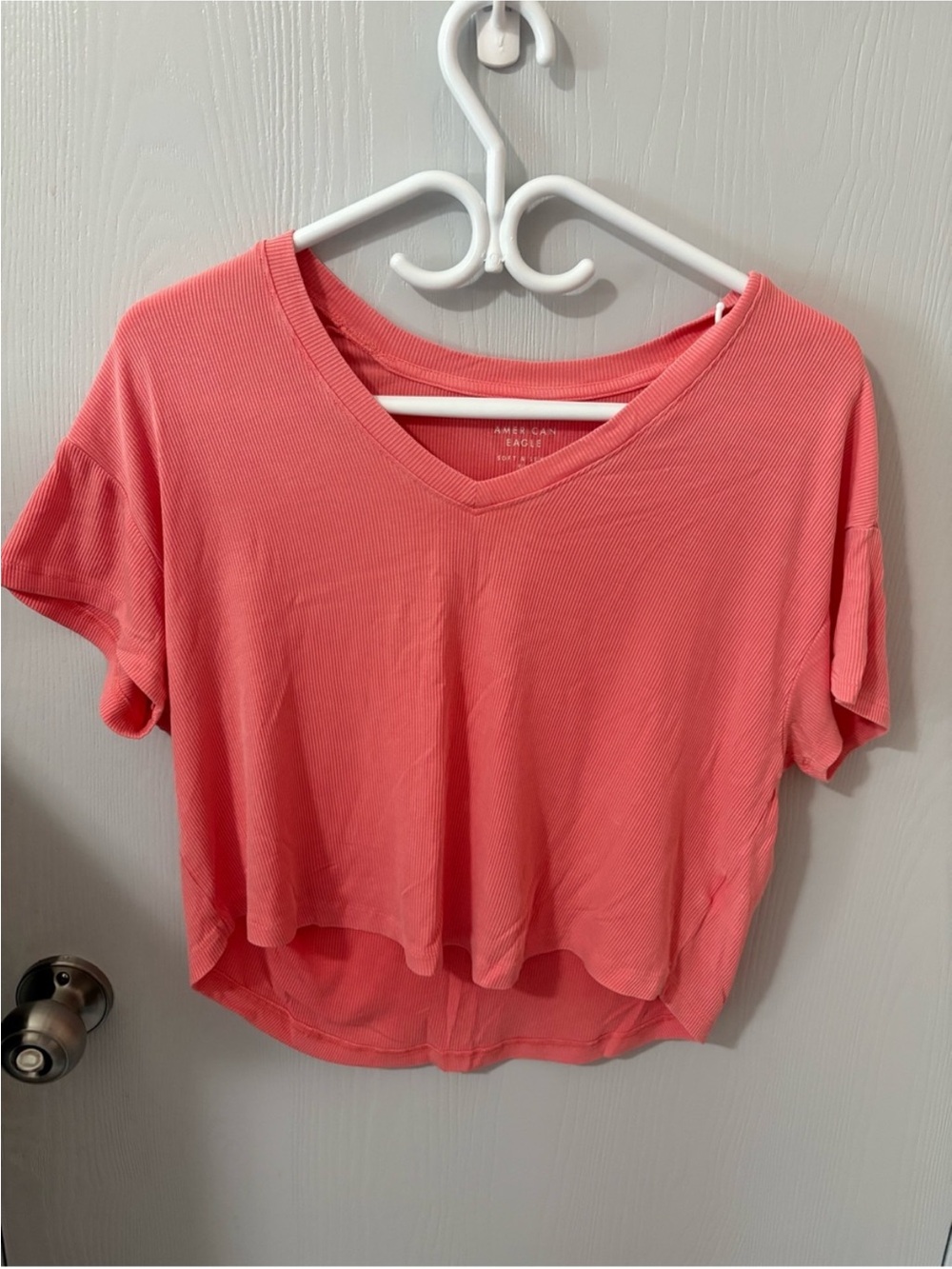 3 for $14 American Eagle Outfitters Coral V-Neck Ribbed Tee size small
